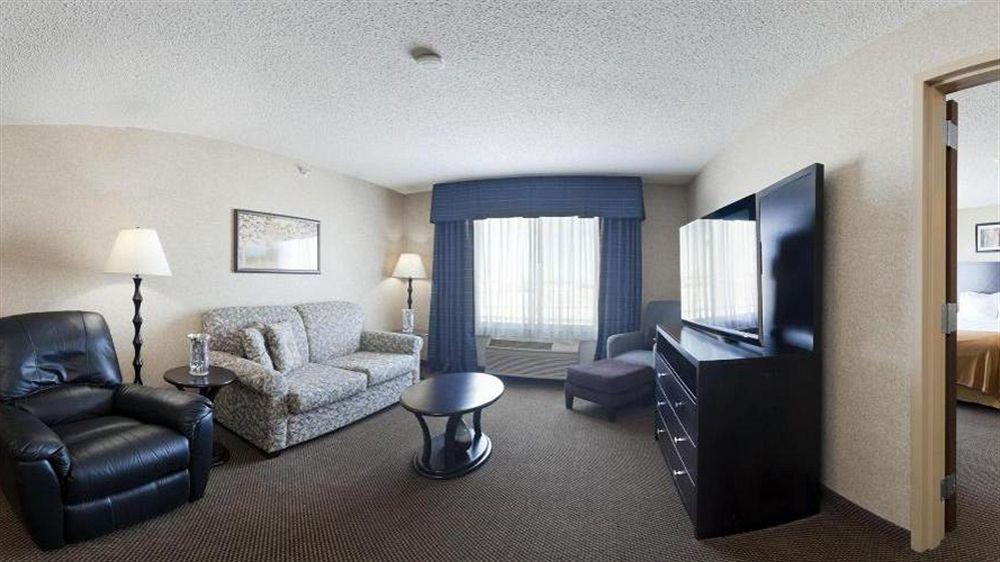 Holiday Inn Express Hotel & Suites Grand Forks By Ihg Εξωτερικό φωτογραφία